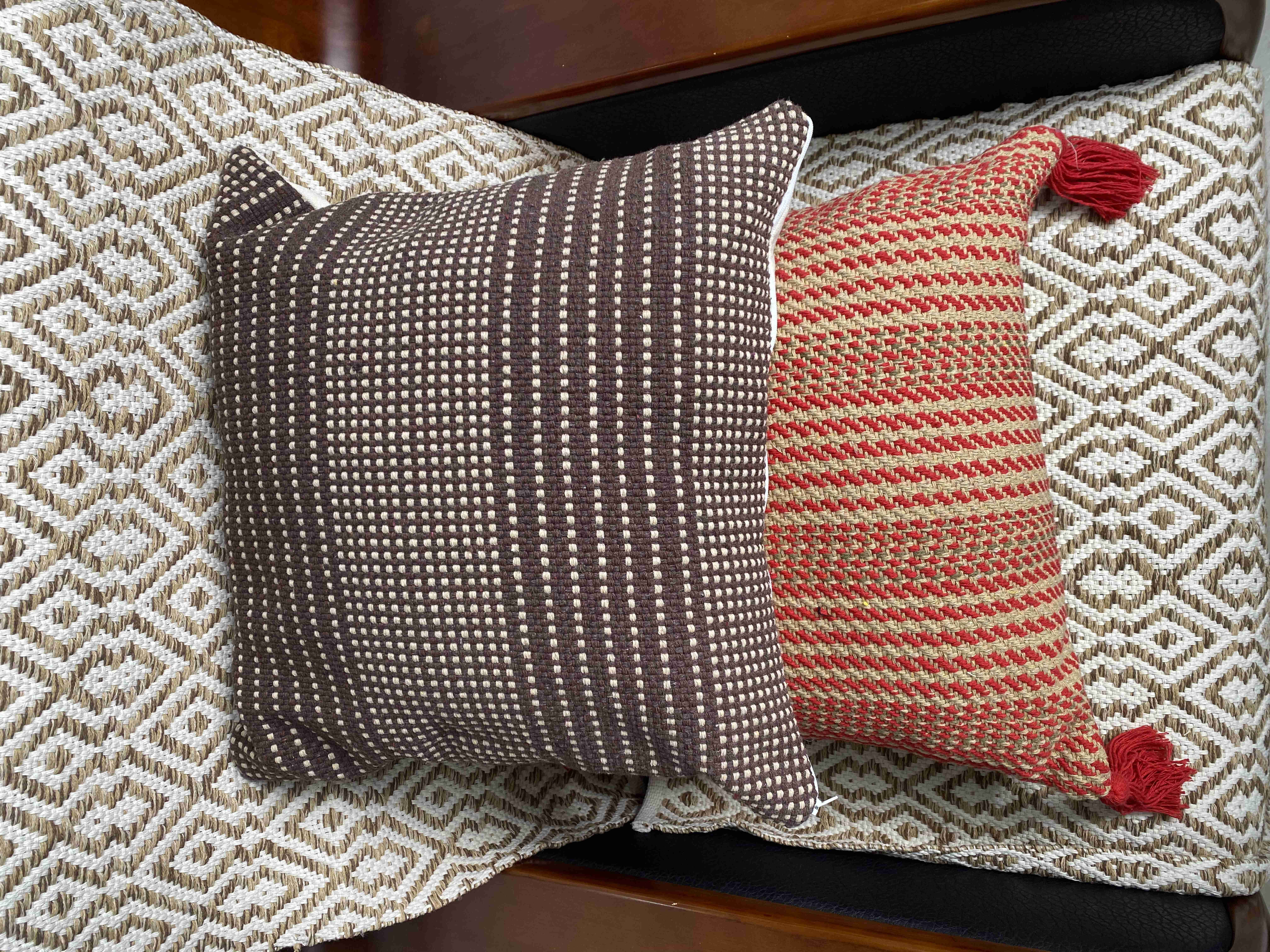 Hand-Woven Colorful Sofa Pillow Case with High Durability & Good Airflow