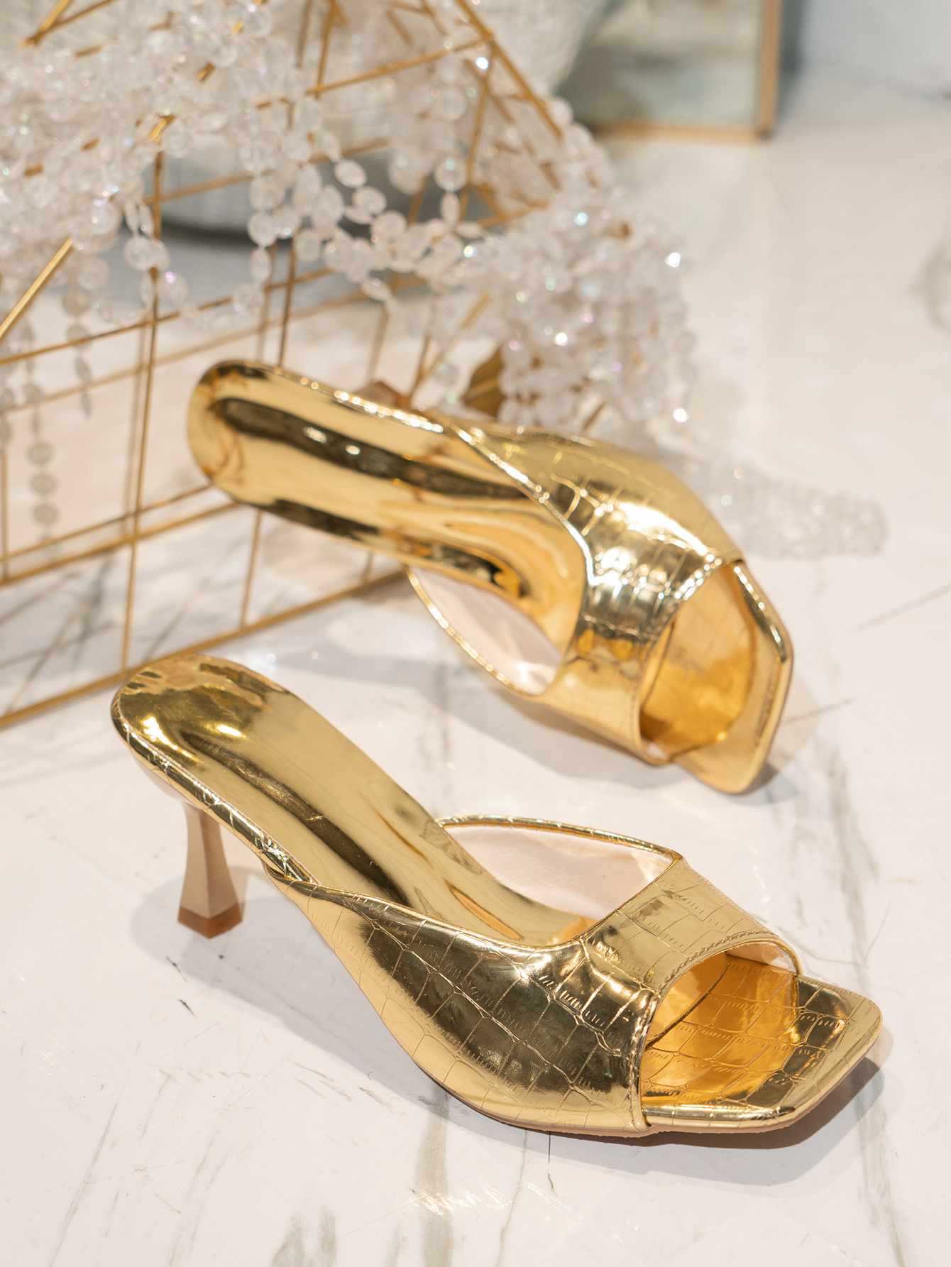 Cross-border large size 2025 summer new women's shoes square head open toe flip-ps with a single hot e back empty high heels sandals