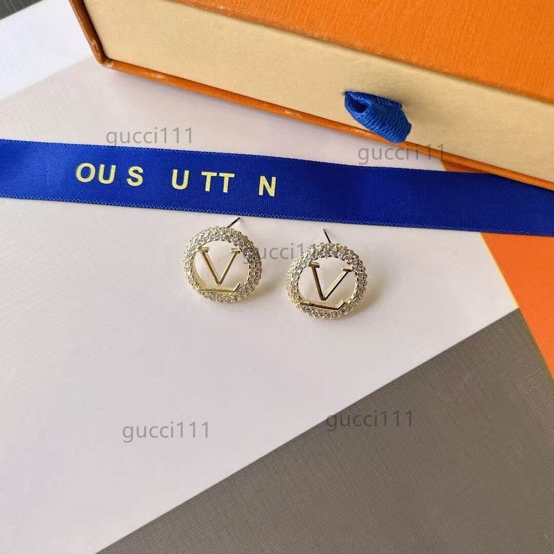 Designers Letters Stud Geometric Famous Women Round Crystal Pearl Earring Wedding earrings design CCAK louis vuittonly lvs lvt louisvuitton