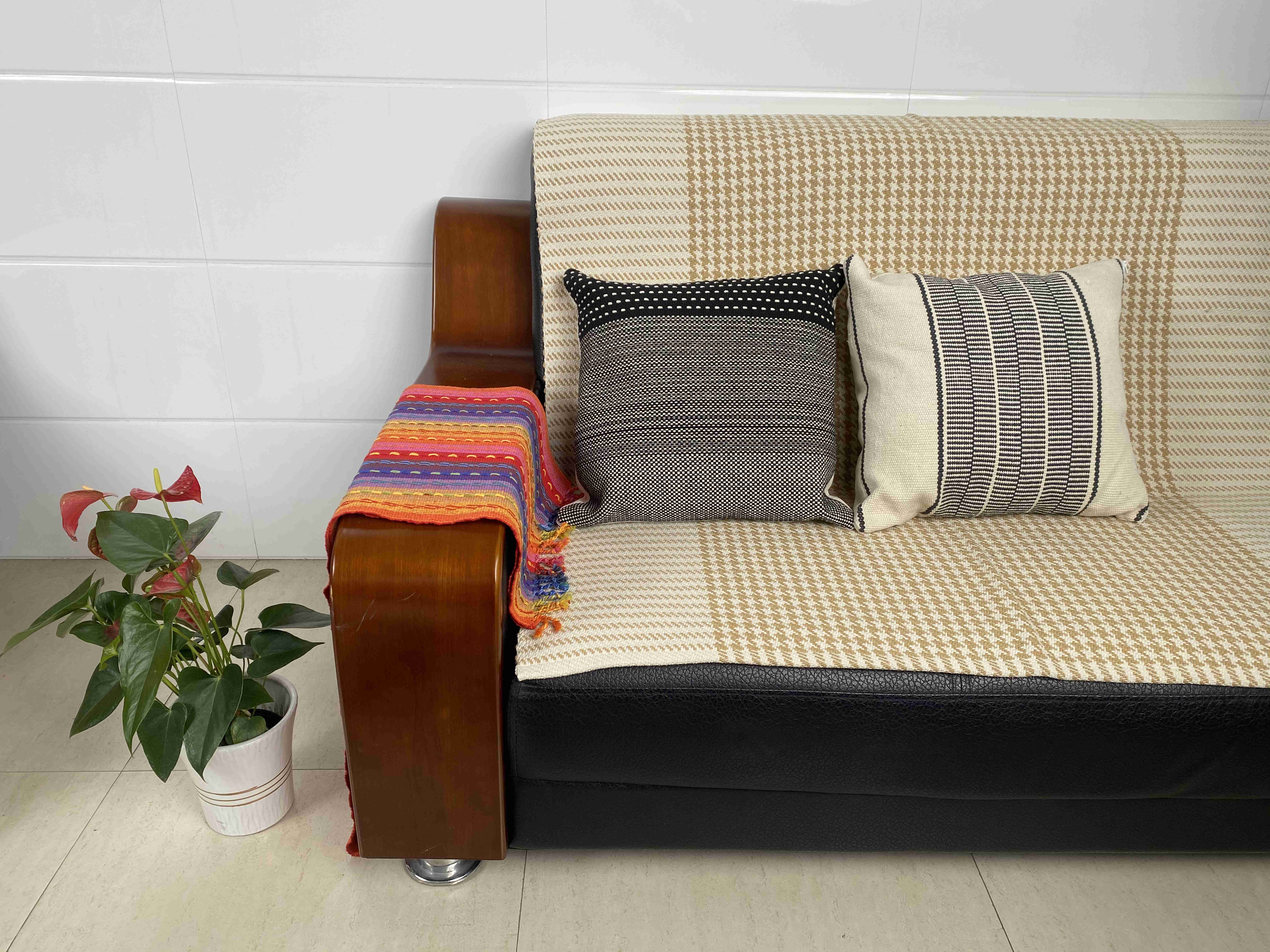 Long-Lasting Chic Cushion Covers - Premium Quality Fabric with Natural Texture fort