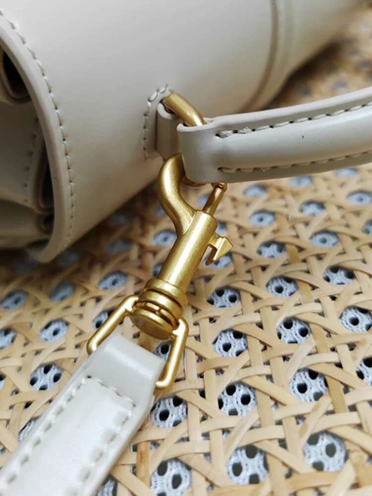 Women's Small Casual Tote High Quality Cow Split Leather Shoulder Bag With Lock Hasp Flap - Perfect For Everyday Use