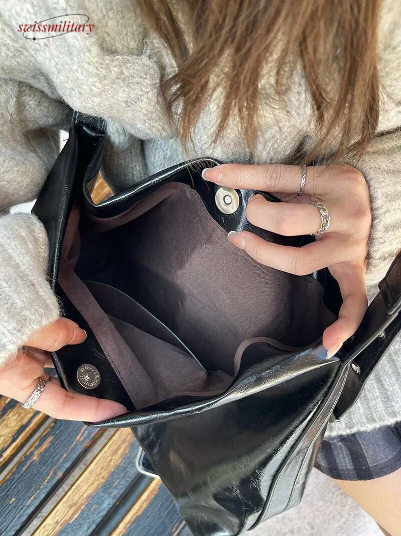 Large women handbag Designer Shoulder for Big Bucket Bag Female Rivets PU Leather lady Totes black swissmilitary