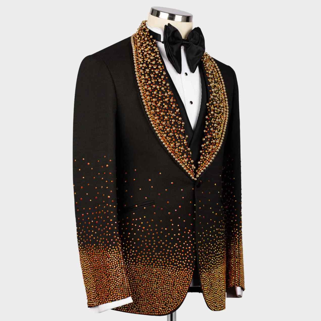Handsome Customized Slim Fit Groom Tuxedos Designer New Fashions Mens Jackets Beading One Button Business Shawl Lapel Casual Pockets Bridegroom Tailor