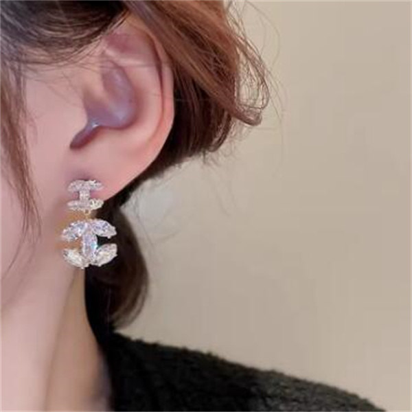 Advanced Fashion Sense Shiny Letter For Women Girls Minimalist Versatile Earrings Jewelry Accessories Gifts With Box Free shipping