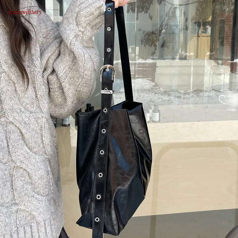 Large women handbag Designer Shoulder for Big Bucket Bag Female Rivets PU Leather lady Totes black swissmilitary