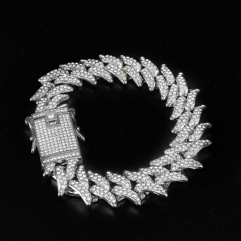 Luxury Designer Thorne Cat and Dog Collar Shining Diamond Cuban Chain Dog Necklace Gold Biological Color Pet Jewelry Accessories 16mm M250116