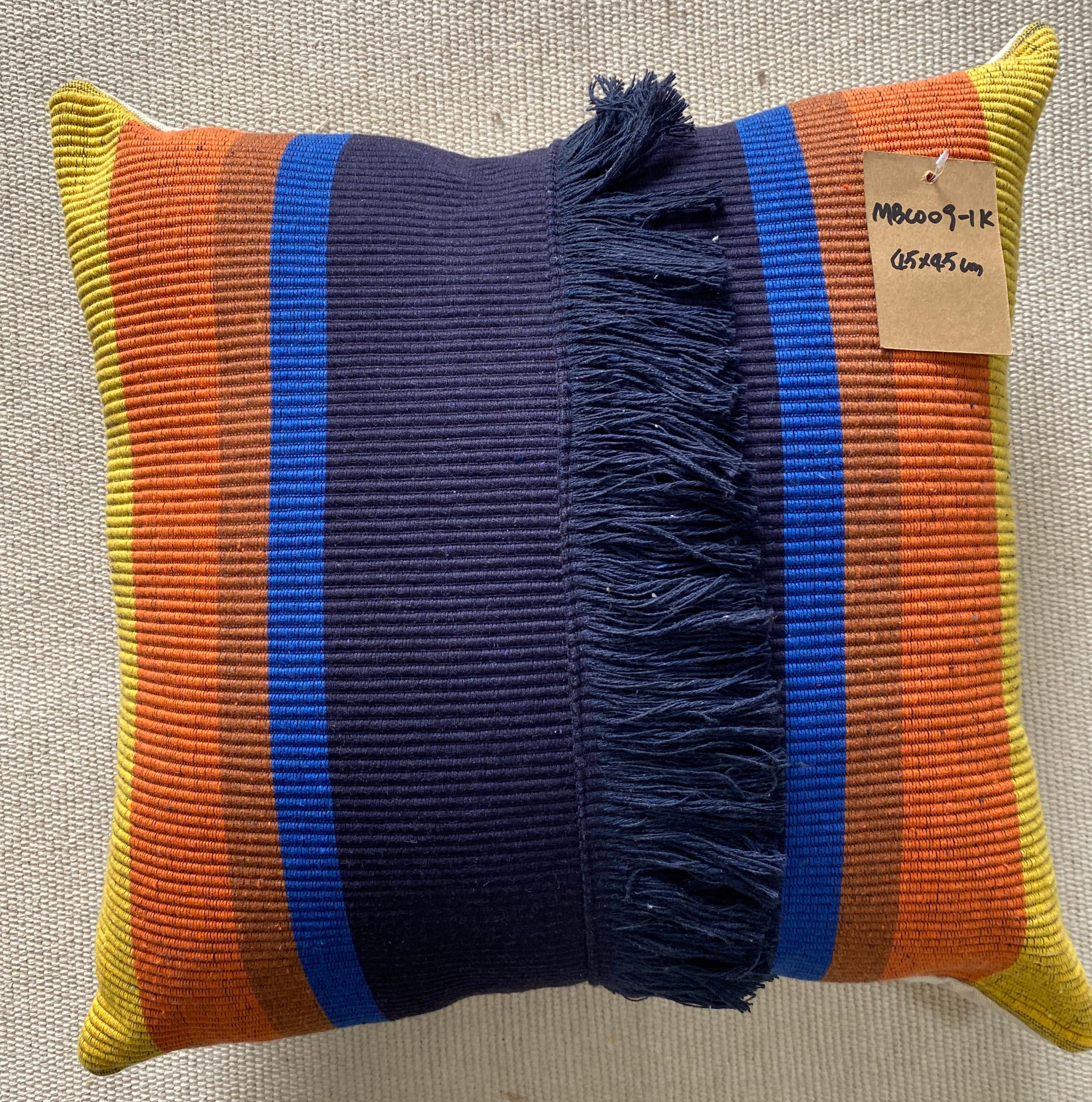 Chic & Comfortable Living Room Pillows with Sustainable Fabrics