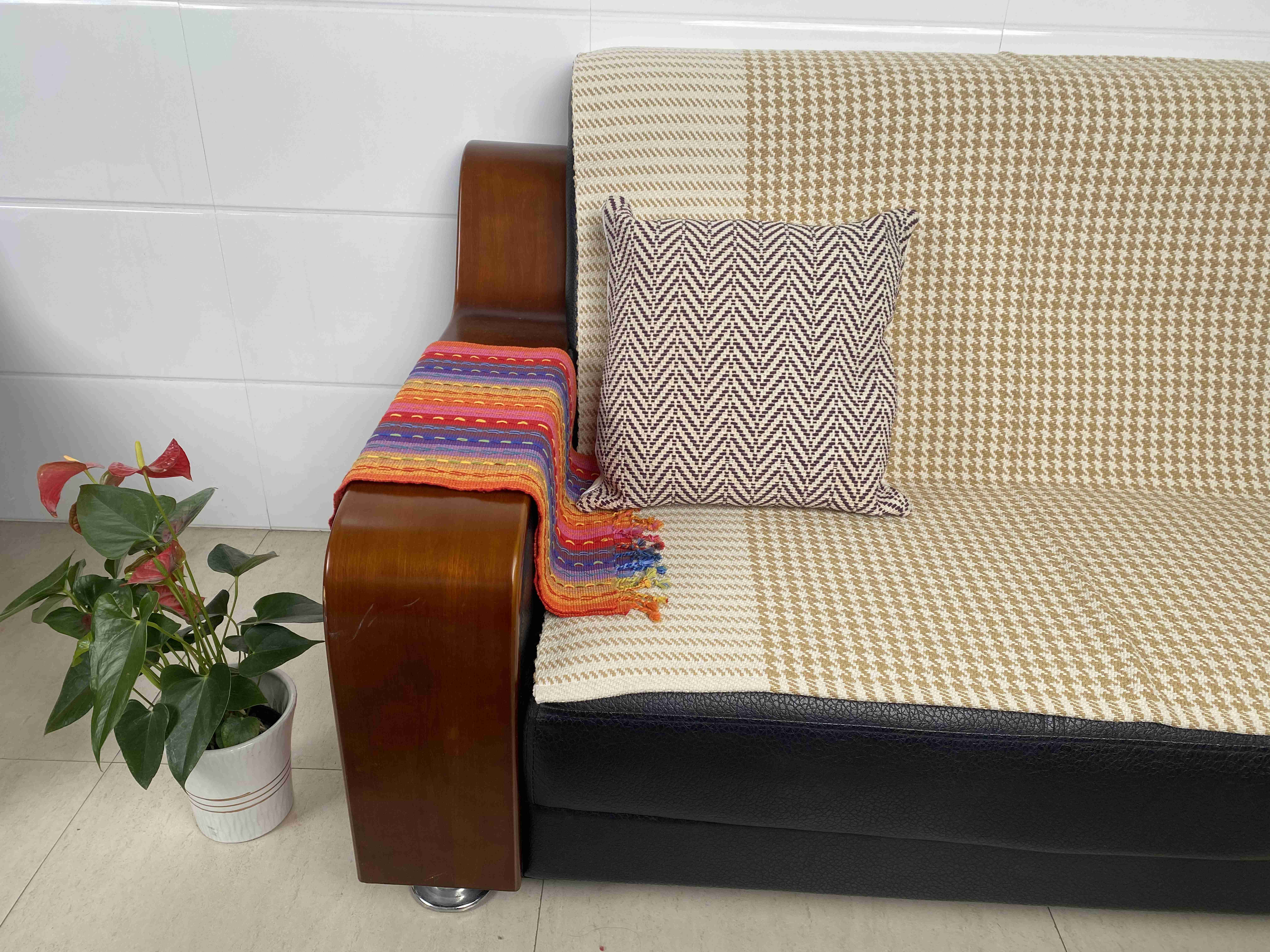 Elegant Fabric Cushion Set for Living Rooms - Comfortable and Timeless Style