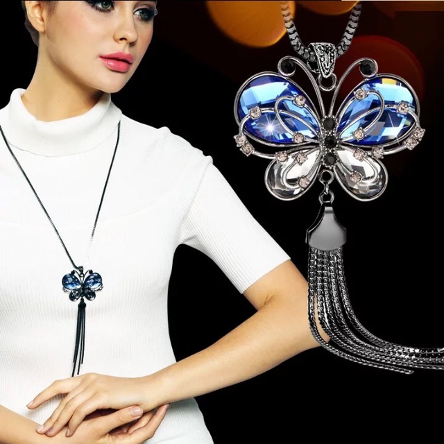 Fashion Forward Necklaces Combining Glittering Diamonds and Delicate Pearls - Essential Addition to Your Seasonal Wardrobe