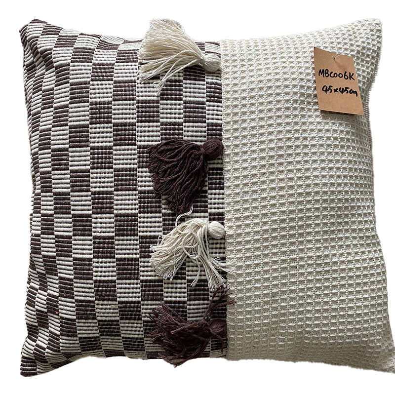 Chic Living Room Accent Cushions Comfortable and Long-Lasting Fabric with Natural Look