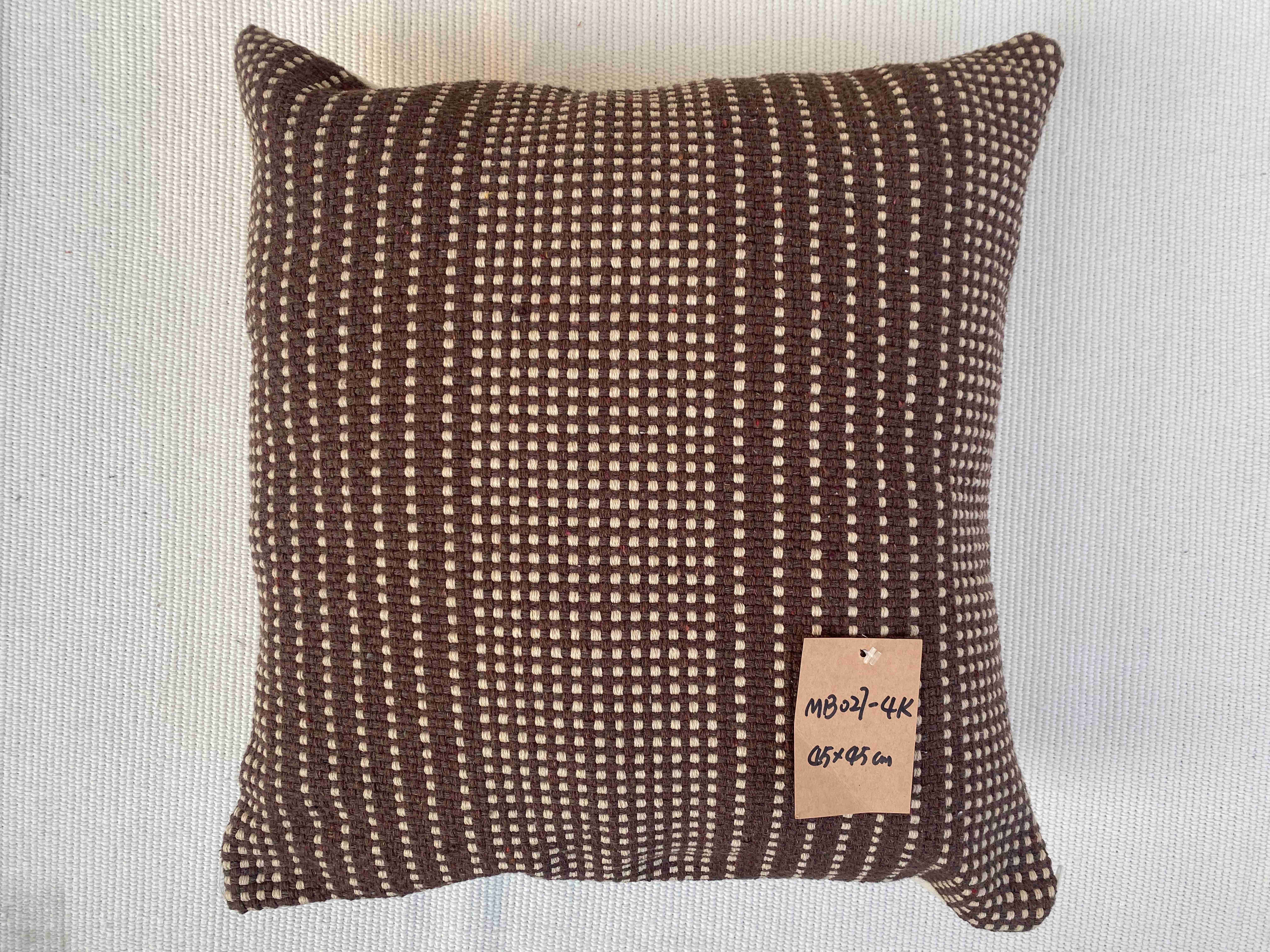 Hand-Woven Colorful Sofa Pillow Case with High Durability & Good Airflow