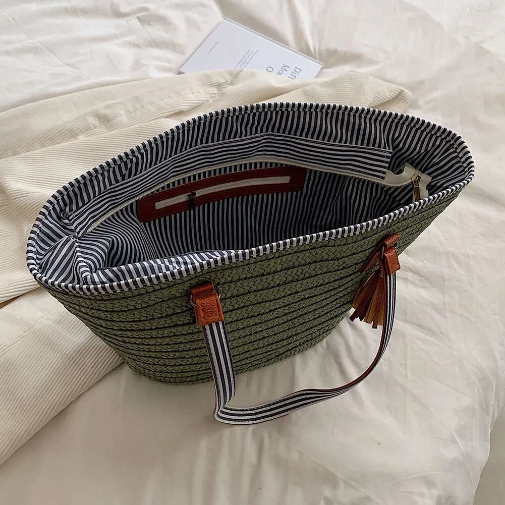 Handmade Summer Handbags Straw Weaving Tote Bag Hand-Woven Fashion Underarm Large Capacity Beach Shoulder Bags with Tassels