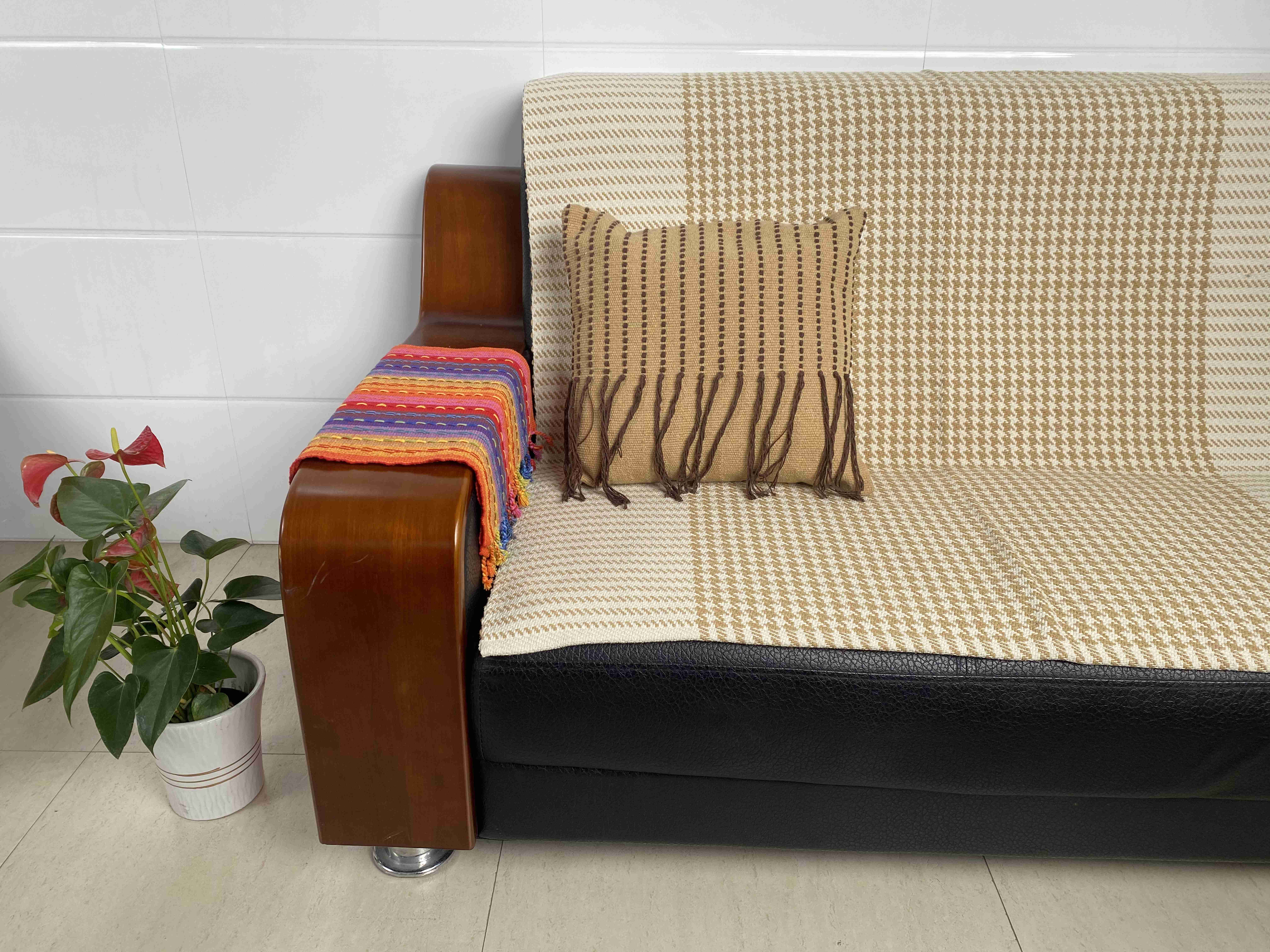 Living Room Essentials Elegant Breathable Fabric Cushions with Handwoven Design