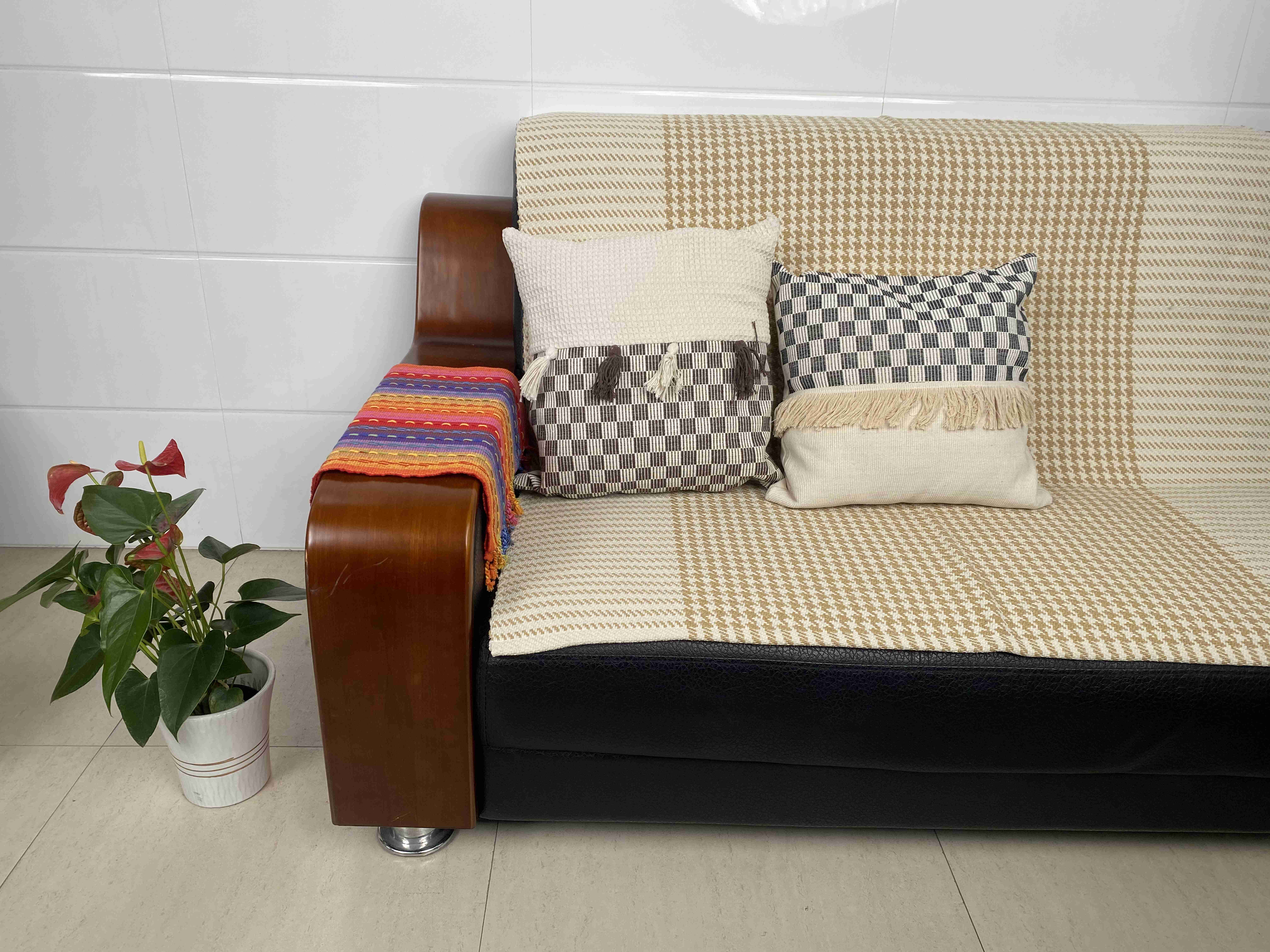 Chic Living Room Accent Cushions Comfortable and Long-Lasting Fabric with Natural Look