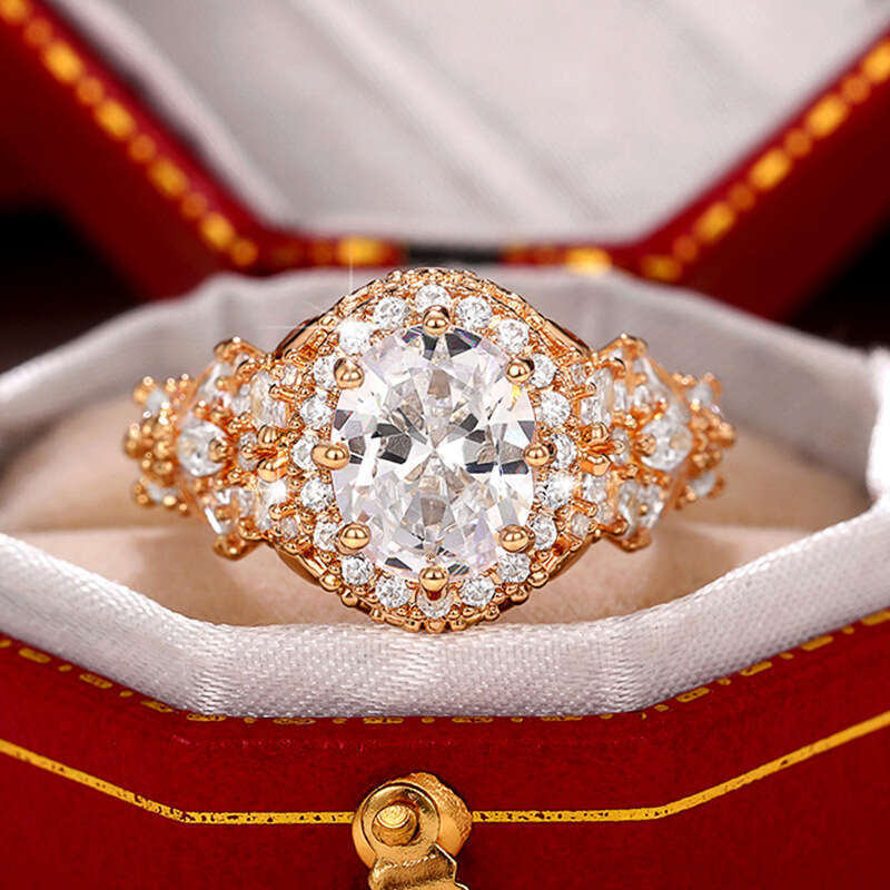 Luxurious Zircon Women's Full Diamond Micro Inlaid Wedding Ring