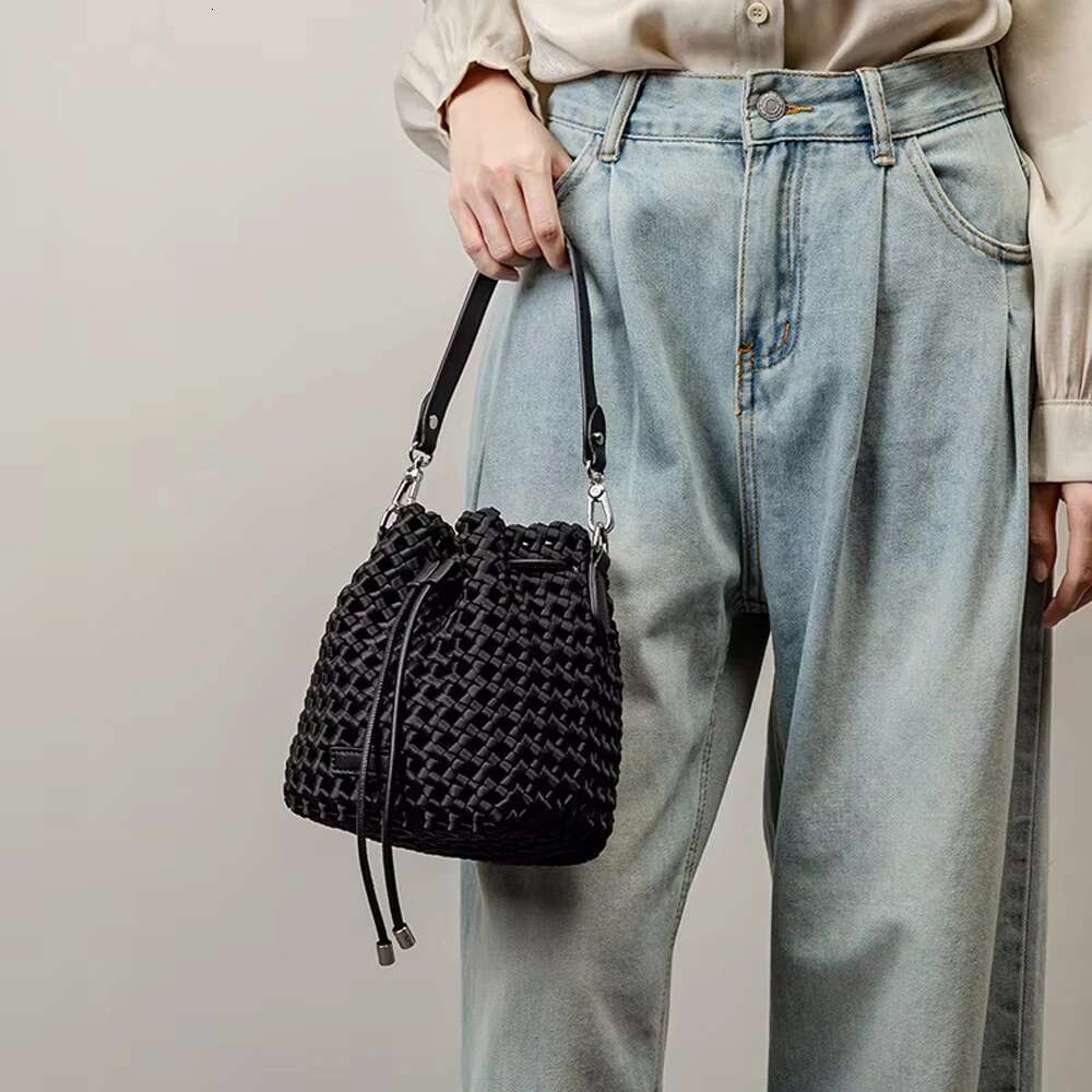 Annmouler Hand-Woven Handbag For Women Mini Knot Designer Woven Black Bucket Bag With 2 Shoulder Straps