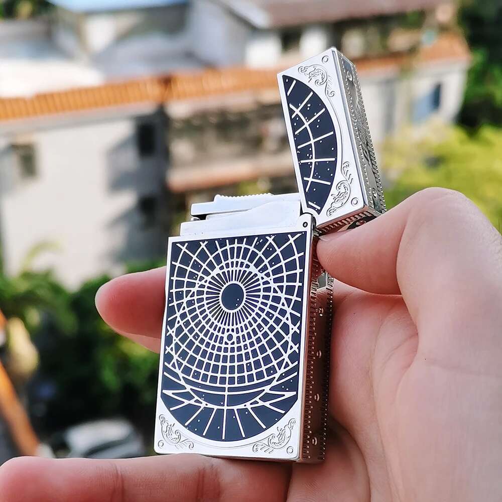 Cool Lighters Style Starry Sky Moon Earth Butane Iatable Soft Flame Stylish Cigar Cigarette Accessory For Halloween Gift 2025