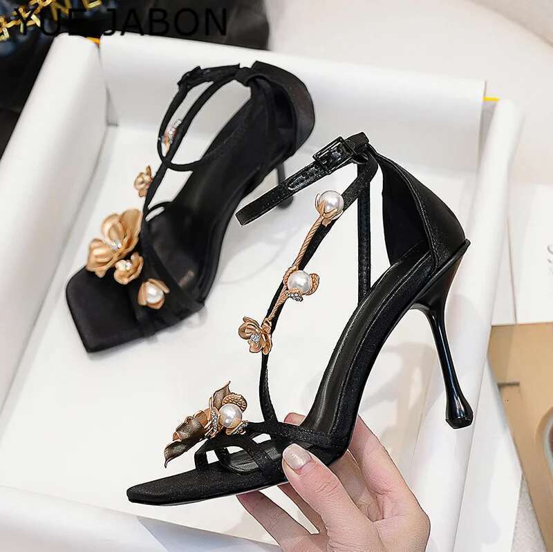 Golden wers High Heels Women Silk Designer Sandal Metallic wer Pointed Toe Fine Heel Party Dress Shoes Pumps