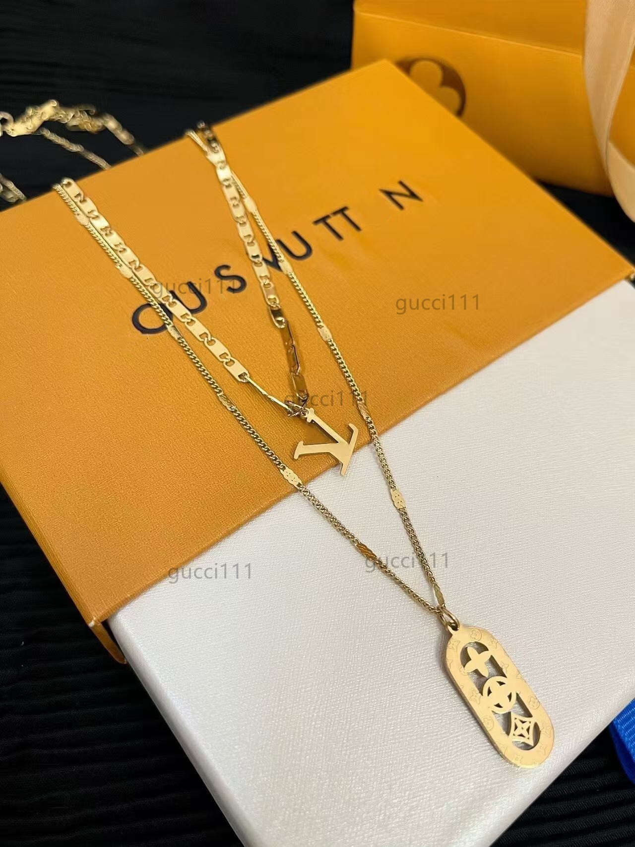 Charm Womens Pendant Necklace Designer Brand Love Gold Plated Necklace Classic Luxury Gift Pearl N O4N2 louis vuittonly lvs lvt louisvuitton