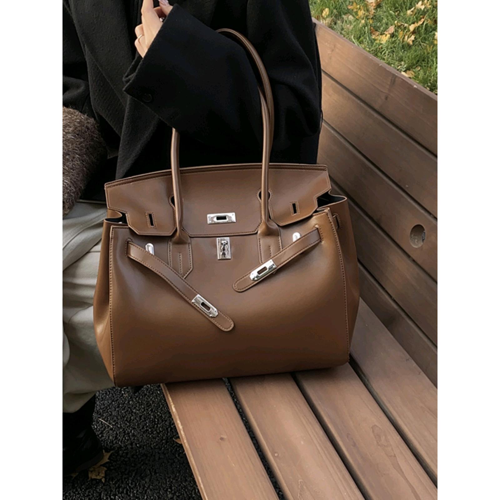 Retro Bag Women's Winter New Large-capacity Commuter Tote Bag Shoulder Underarm Bag Portable Large Bag