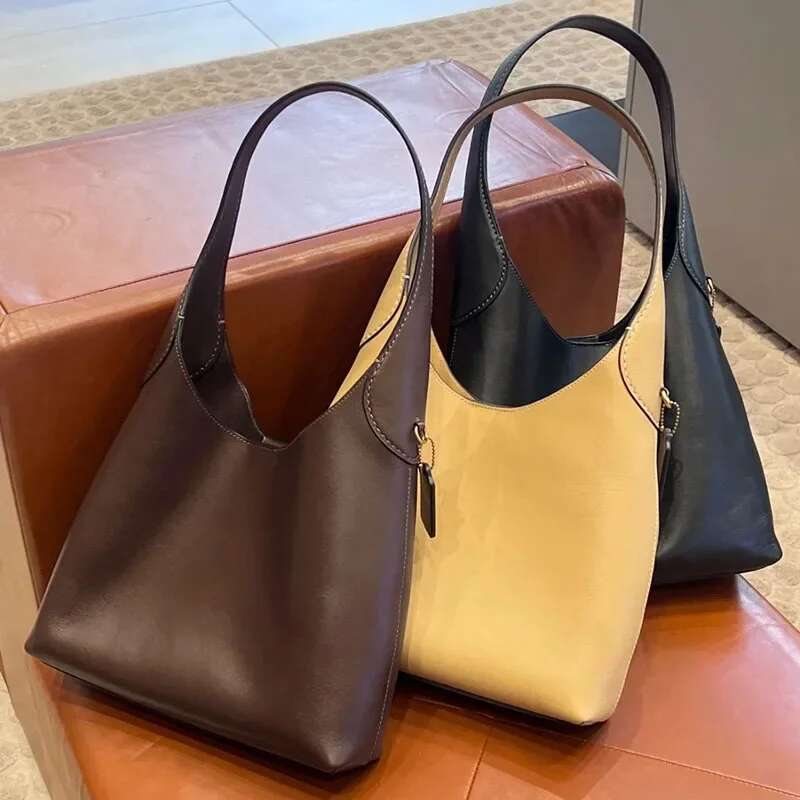 2025 New Women's Simple Large Capacity Tote Versatile Commuting Underarm Single Shoulder Bag Motorcycle Equipment Ac motorcycle bag