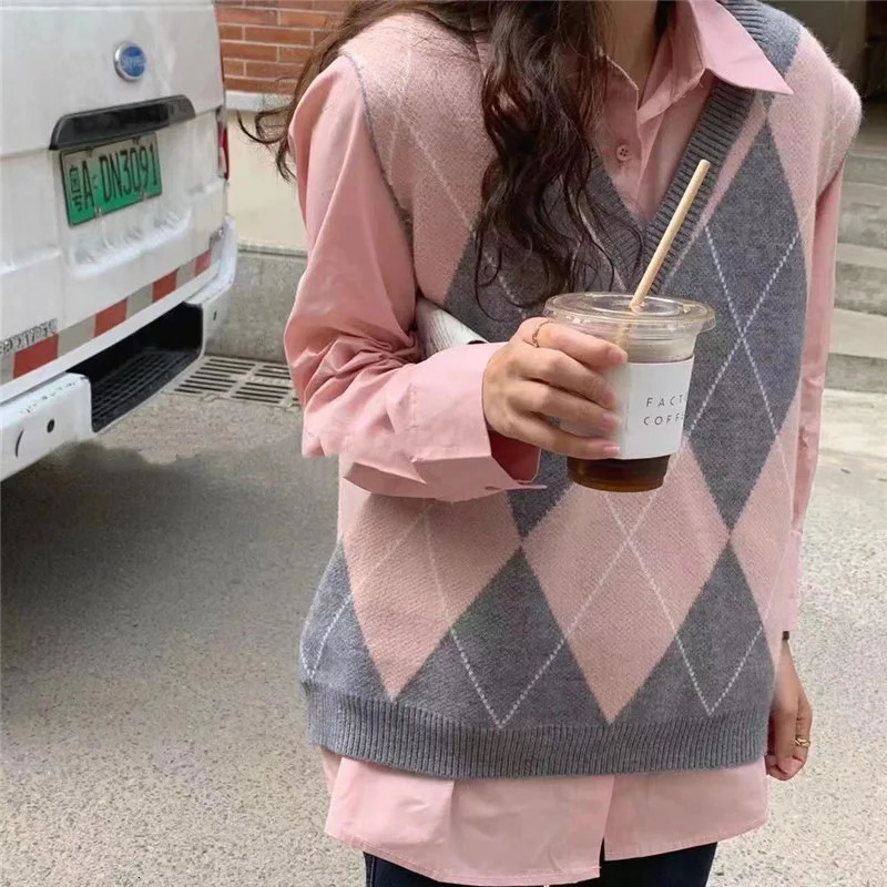 Knitted Vest Womens Style Wearing Diamond Grid Sweater Jacket Ins Outer Layer Layered Vneck Camisole 250113Z