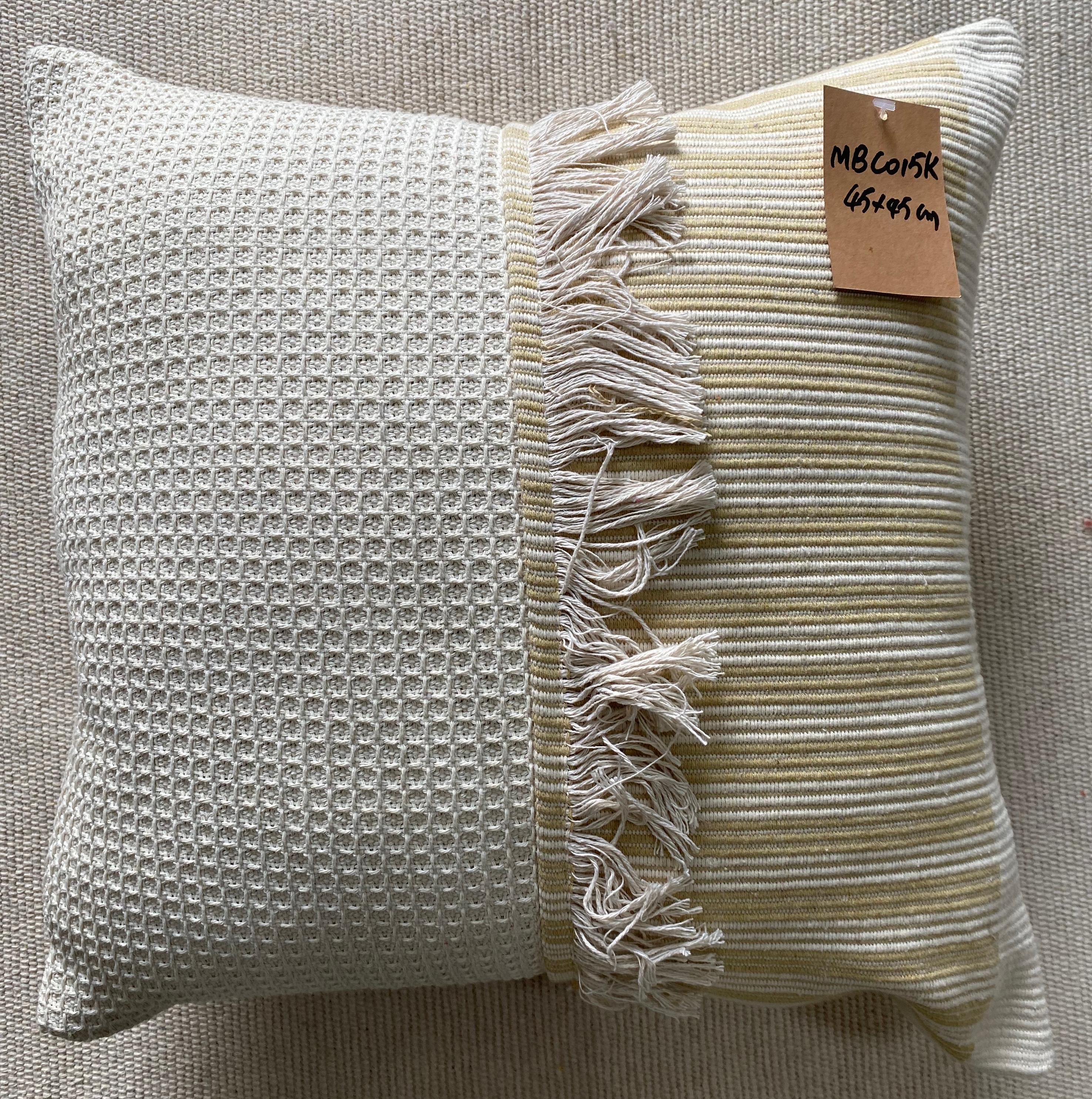 Chic Living Room Accessories Durable Textured Fabric Cushions for Modern Home Decor