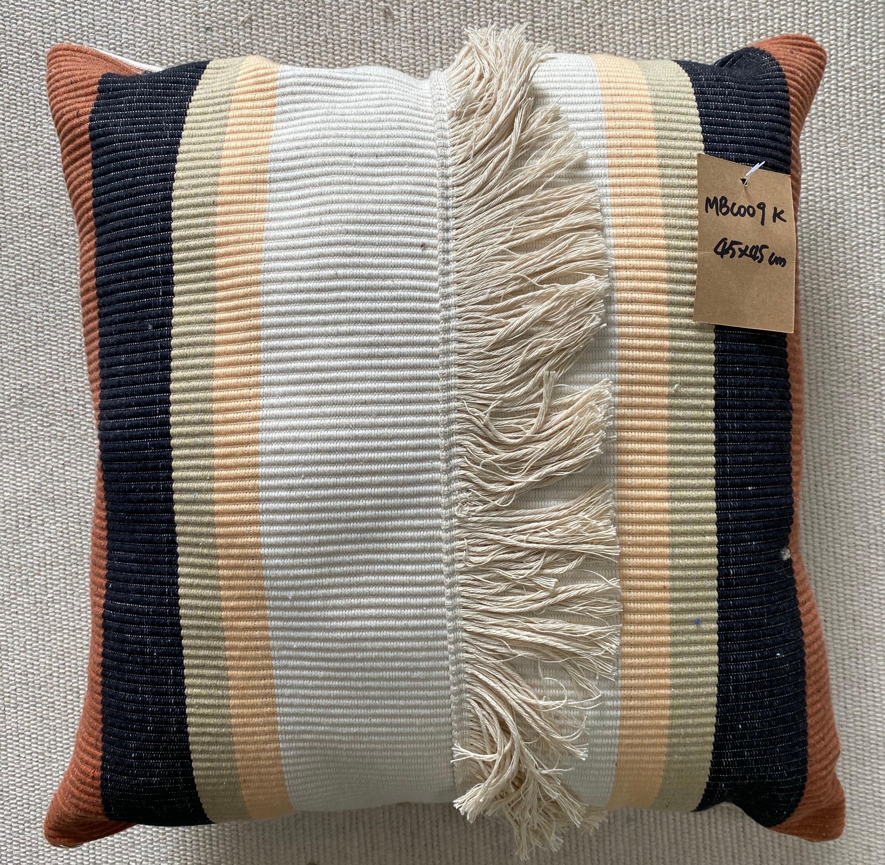 Chic Natural Texture Patterned Cushions - Ideal for Refined Living Space Enhancement
