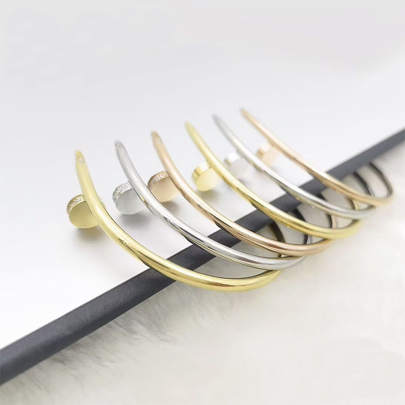 Luxury Brand Bracelet Narrow Edition Diamond Bracelet Couple High Quality Stainless Steel Designer Bracelet with Box