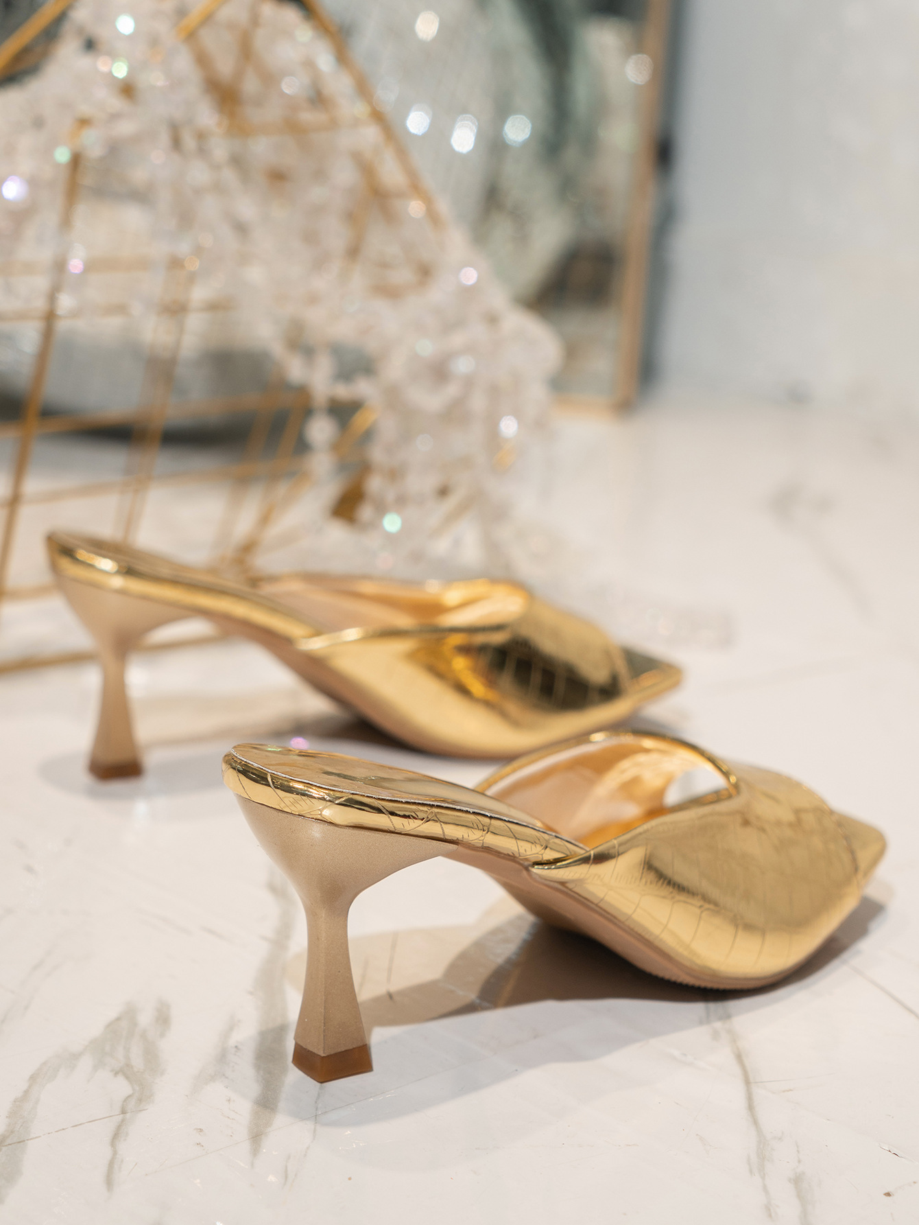 Cross-border large size 2025 summer new women's shoes square head open toe flip-ps with a single hot e back empty high heels sandals