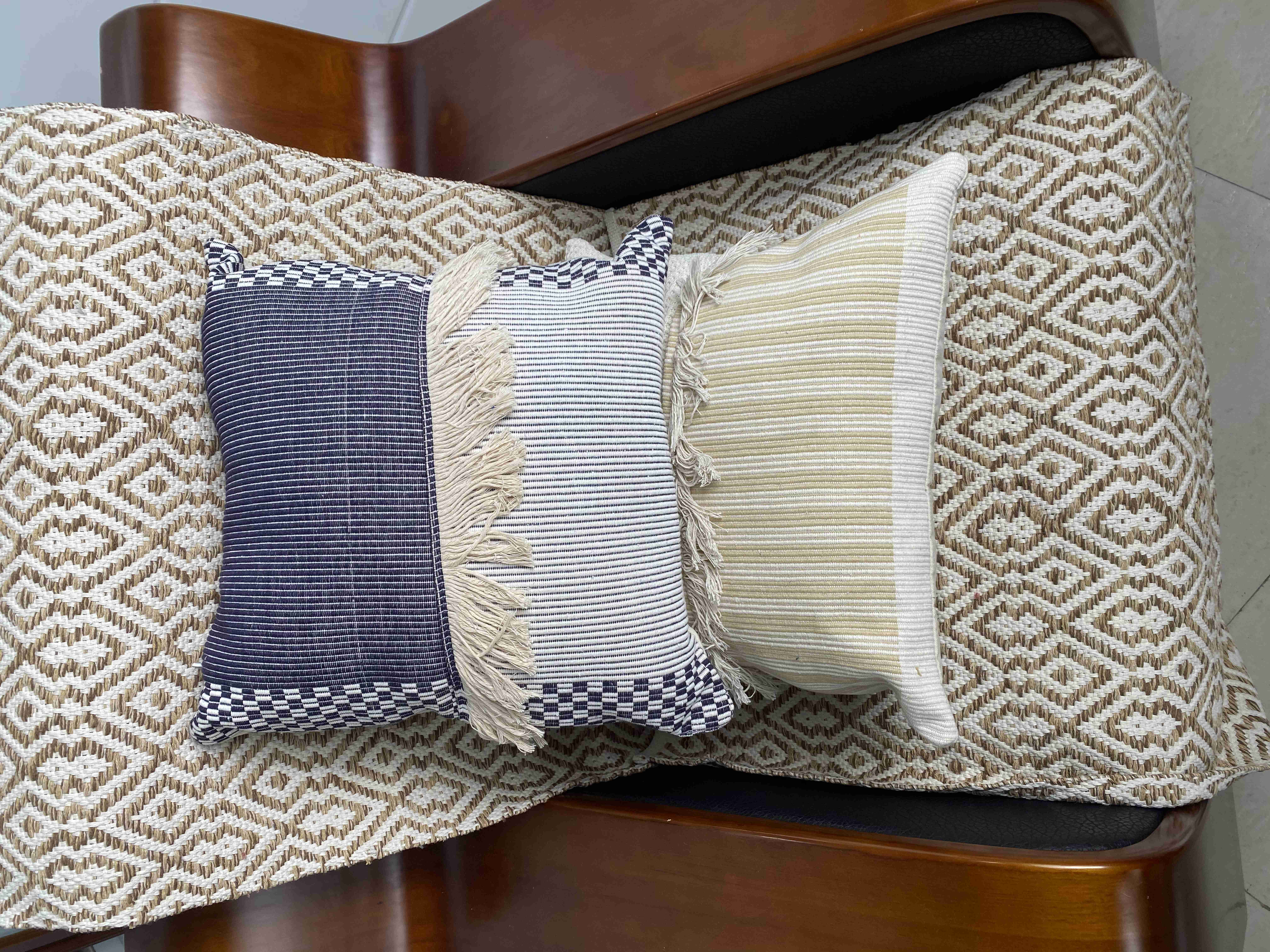 Elegant Natural Texture Fabric Cushions - Versatile Decorative Pillows for Living Rooms
