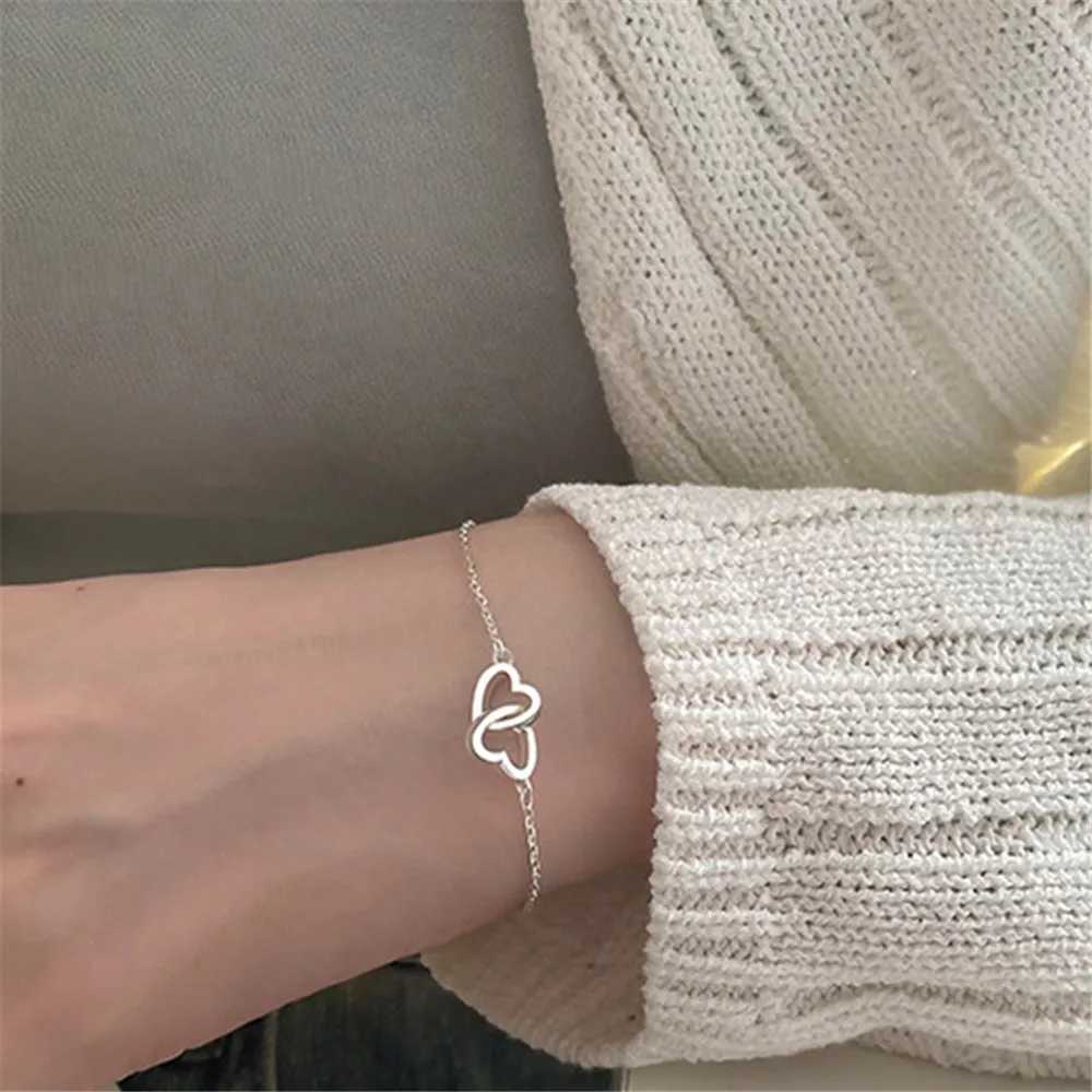 New Silver Color Double Interlocking Small Hearts Bracelet Bangle For Women Fine Fashion Jewelry Wedding Party GiftXJ250117