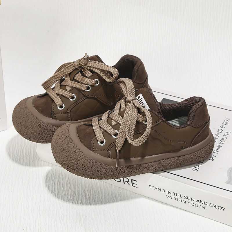 Athletic Outdoor Childrens Leather Casual Shoes 2024 Autumn Soft Sole Girls Shoes Korean Style Boys Lace-up Board Shoe Comfort Kids SneakersY250116VFF