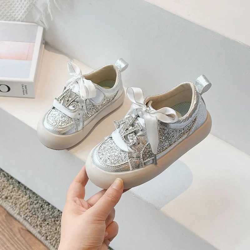 Athletic Outdoor Shining rhinestone board shoes with soft soles for girls 2024 new fashionable and versatile sports shoes trendy for kidsY250116546Y