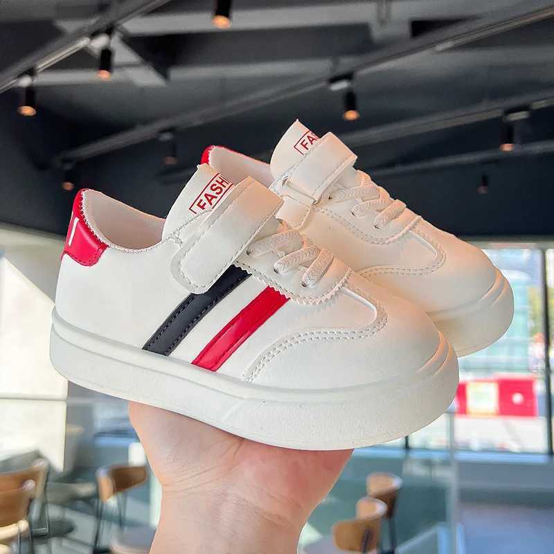 Athletic Outdoor Childrens Sports Shoes Spring and Fall Four Seasons Models Boys and Girls Non-slip White Shoes Soft Sole De Training ShoesY250116ZD7B