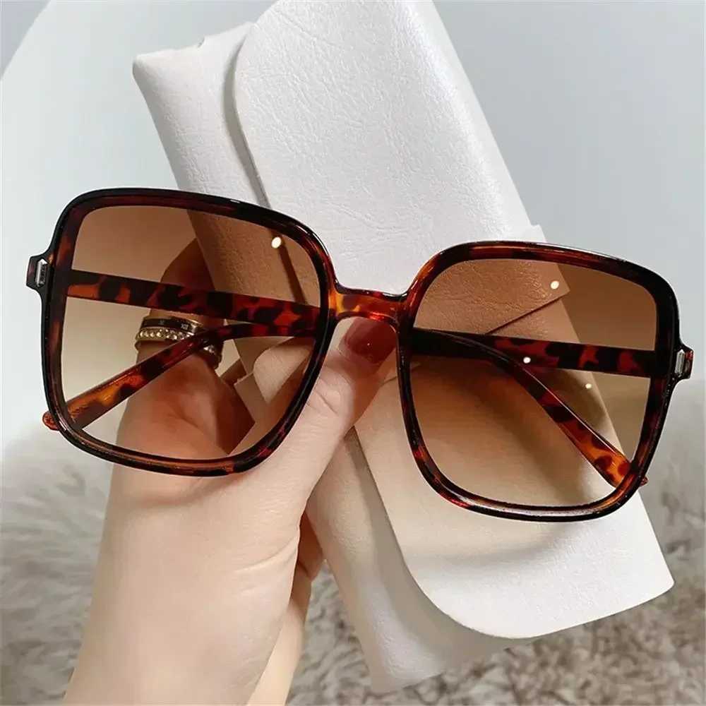 Square Sunglasses Woman Retro Vintage Gradient Sun Glasses Oversized Female Clear Lens Black White Oculos De Sol Glasses Women W250116