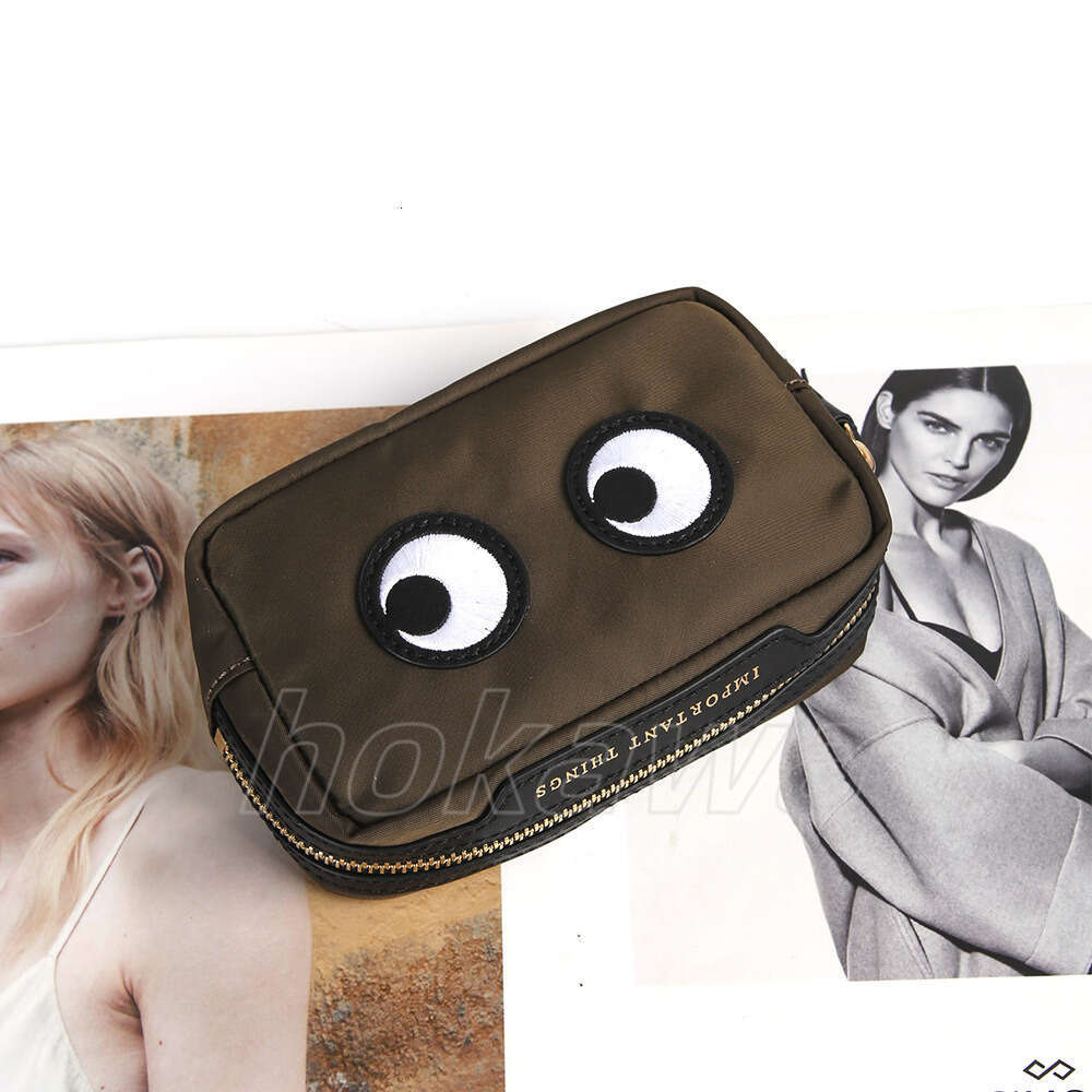 Designer Bag Anya Hindmarch Semi Handmade Niche Square Makeup Bag Waterproof Nylon With Cowhide Lightweight And Portable Eye Mouth Red Envelope High Quality