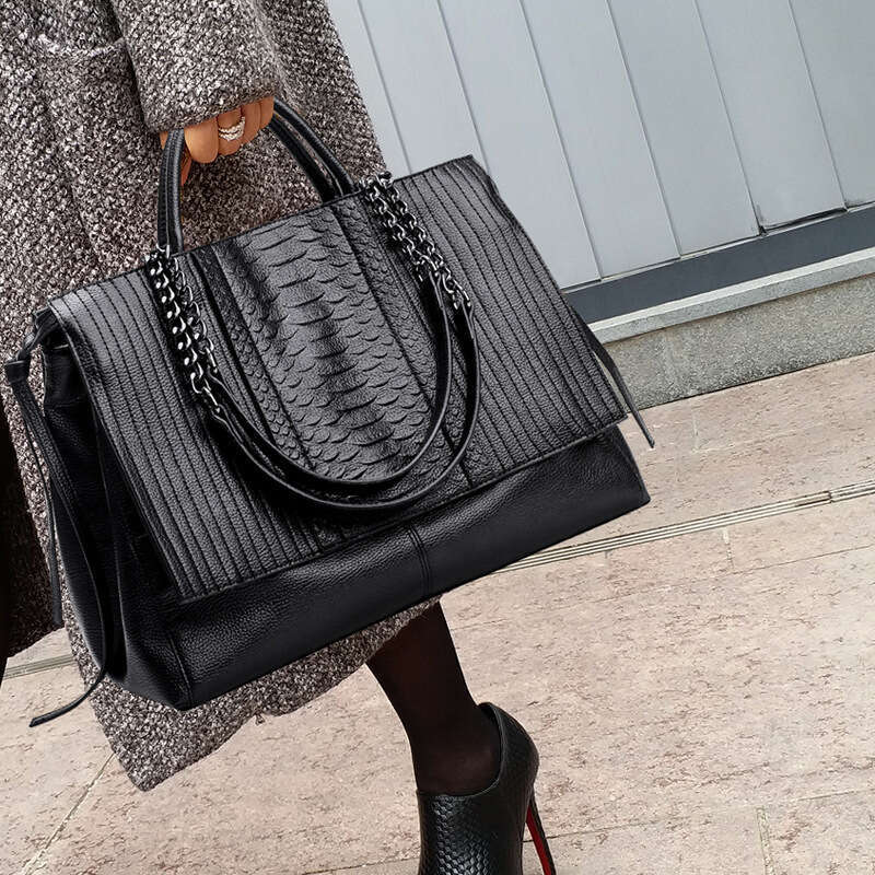 Baonv 2023 New Large Capacity Westernized Personalized Women's Light Luxury One Shoulder Handheld Tote Bag Work Briefcase
