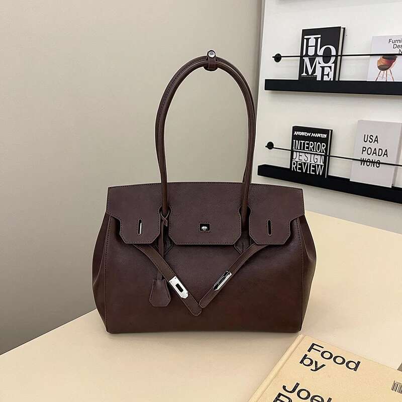 New Fashionable Handbag Large Capacity Women's Single Shoulder Crossbody Bag