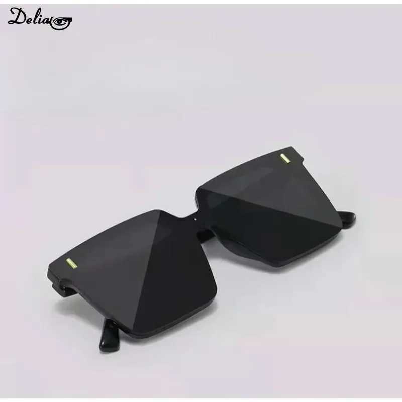 Fashion R Square Sunglasses Large Frame with Integrated Lenses Men Women Travel Summer UV Protection Trend Sunglasses W250116