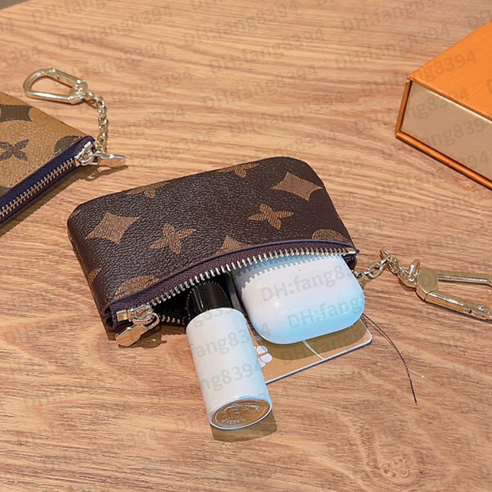 louise Designer Keychain Wallet Key Chain Hang Bag Charm Keyring Keychains hang Leather Designers Women Men CoinPurse Alloy Pendant Portachiavi Key Ring