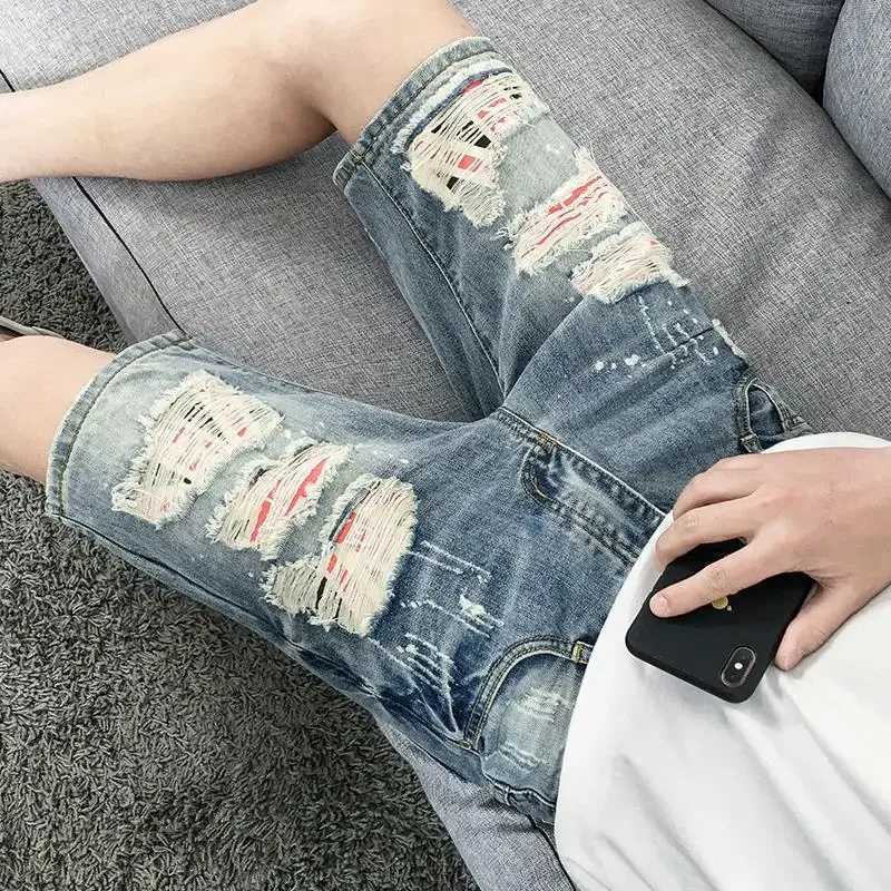 Man Denim Shorts Straight Ripped Bermuda Short Jeans Pants for Men Half Long Korean Fashion Streetwear Harajuku Y2k Trend 2024XJ250117