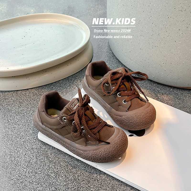 Athletic Outdoor Childrens Leather Casual Shoes 2024 Autumn Soft Sole Girls Shoe Korean Style Boys Lace-up Board Shoe Comfort Kids SneakersY250116O2Y3