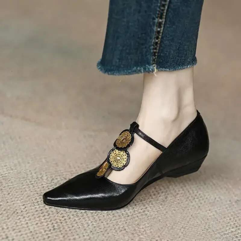2024 Rome Women Elegant Shallow Summer Pointed Toe Retro Shoes Designer Dress Walking Flats 250227 250227