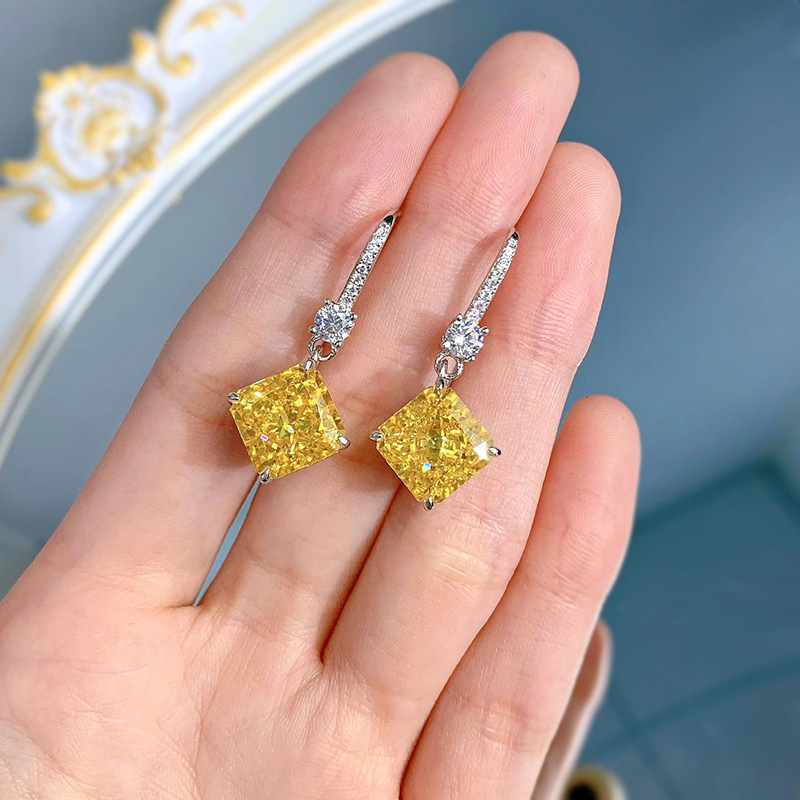 2025 Choucong Elegant Dangle Earrings Jewelry Real 100% Sterg Siber Radiant Cut White Moissanite Dia Gorgeous Party Women Drop Hook Earring