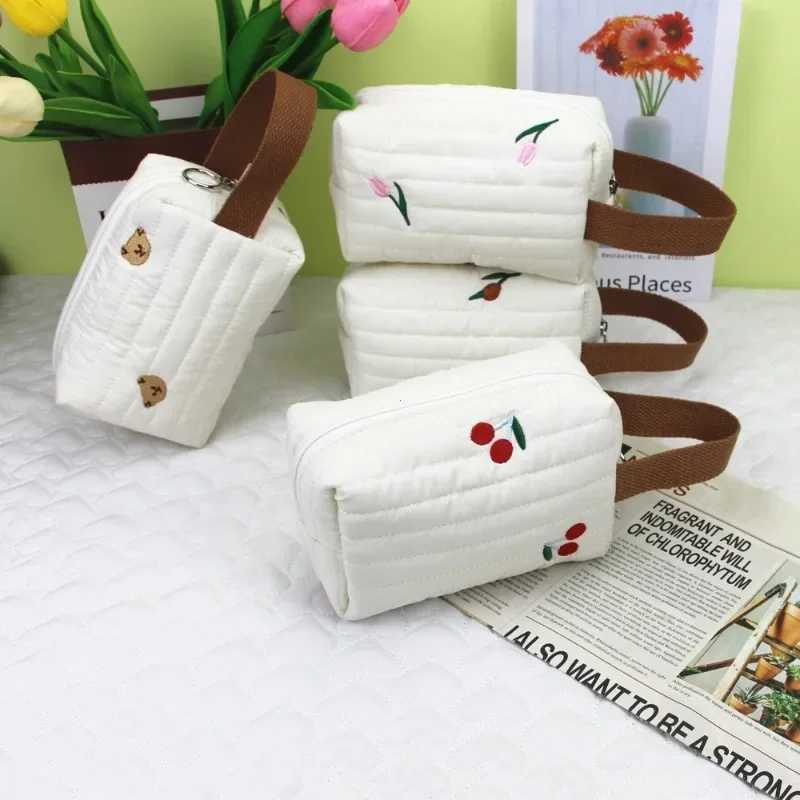 Cute Bear Portable Diaper Pods Reusable Fashion Prints Wet/Dry Cloth Wet Bag Mommy Storage Travel Bag Baby Stroller BagXJ250117