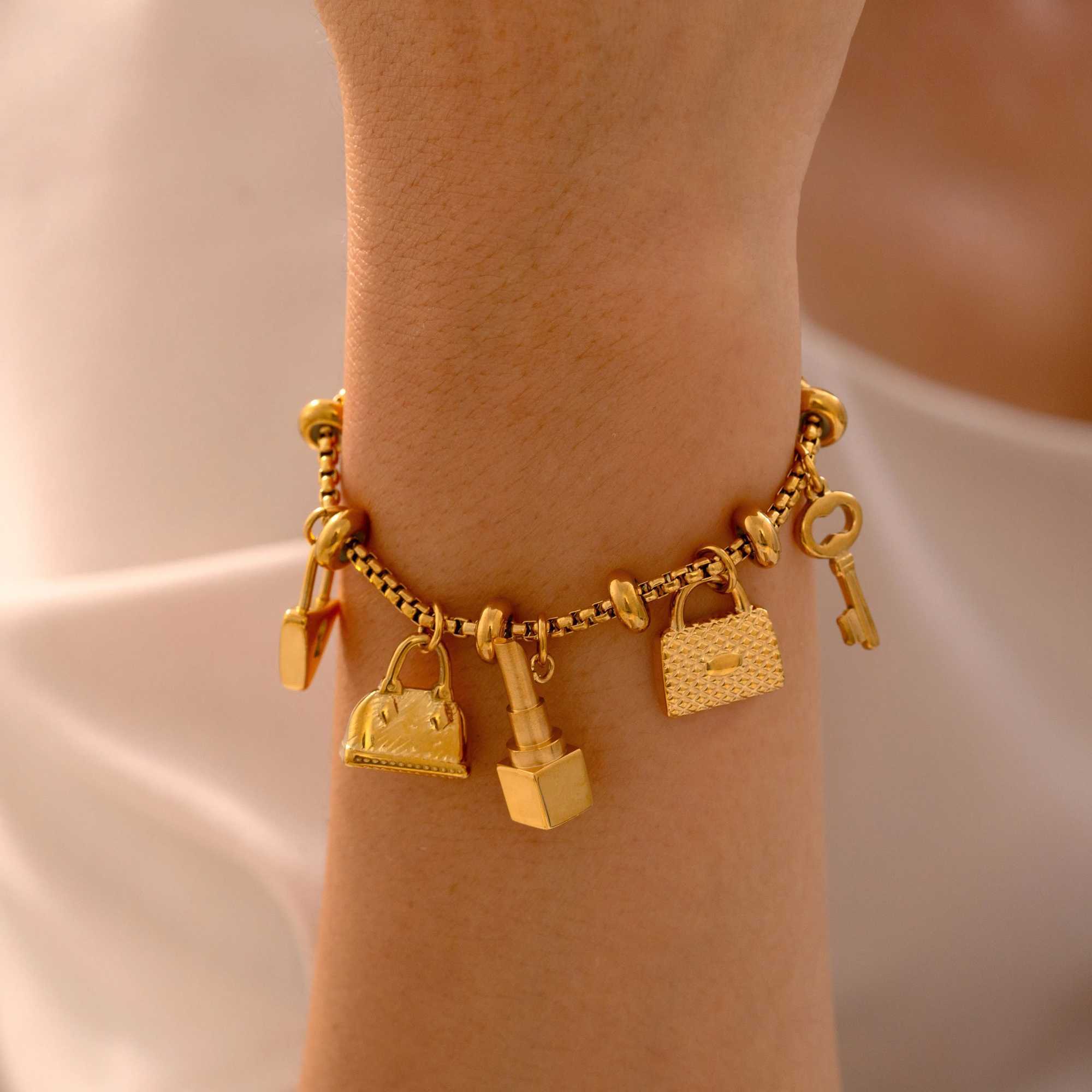 316L Stainless Steel Charm Bracelet For Women 18K Gold Plated Waterproof No Tarnish Womens Multiple Different Pendant Bracelets W250116
