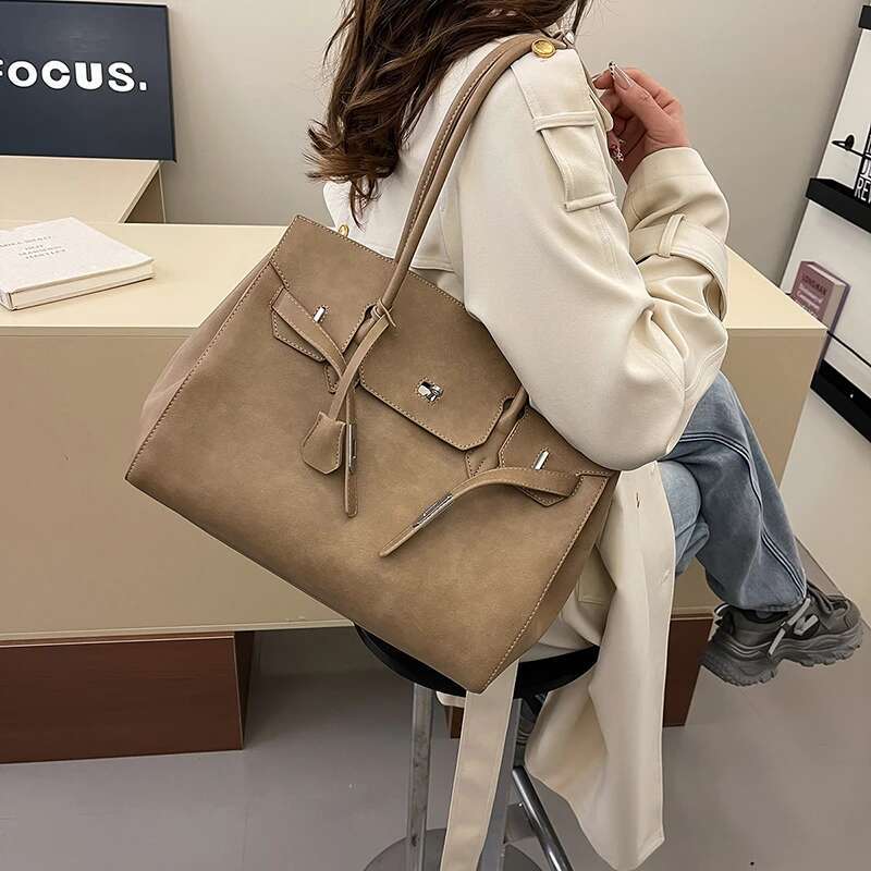 New Fashionable Handbag Large Capacity Women's Single Shoulder Crossbody Bag
