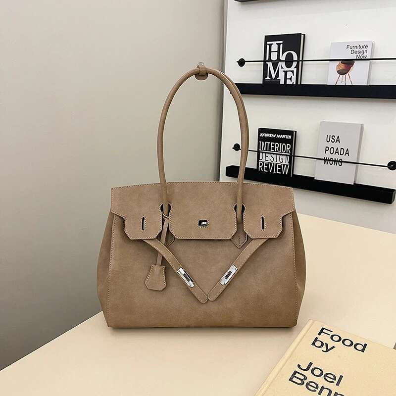 New Fashionable Handbag Large Capacity Women's Single Shoulder Crossbody Bag