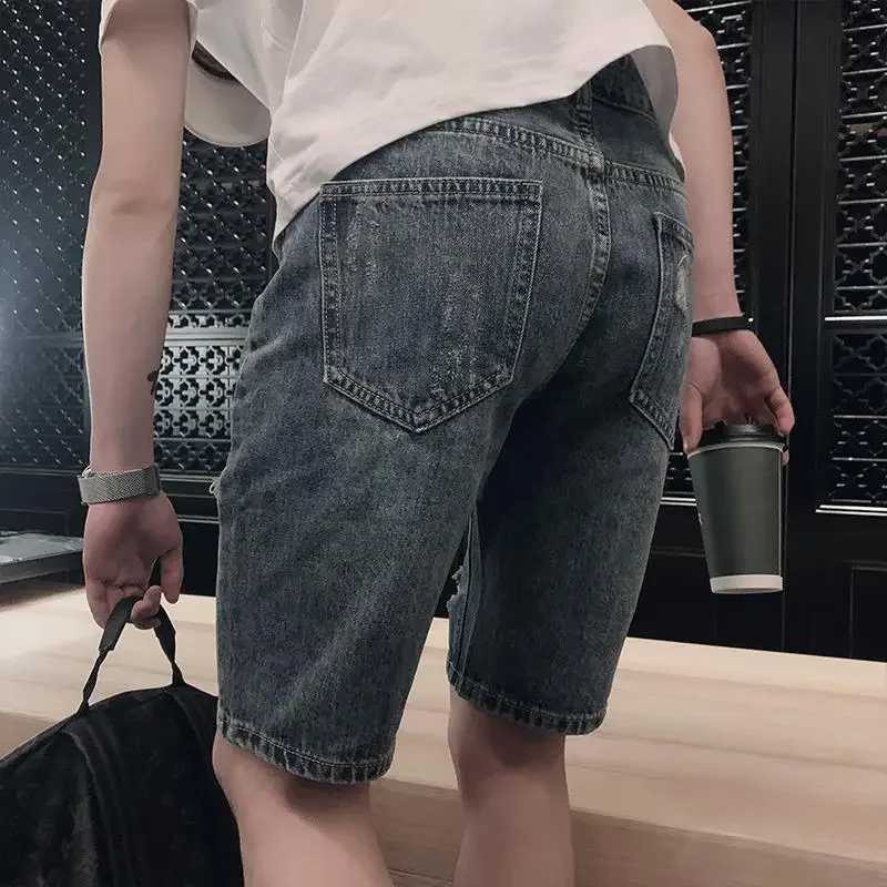 Man Denim Shorts Ripped Straight Trend 2024 Short Jeans Pants for Men New in Popular Xl Blue Y2k Fashion Cowboy Original SaleXJ250117